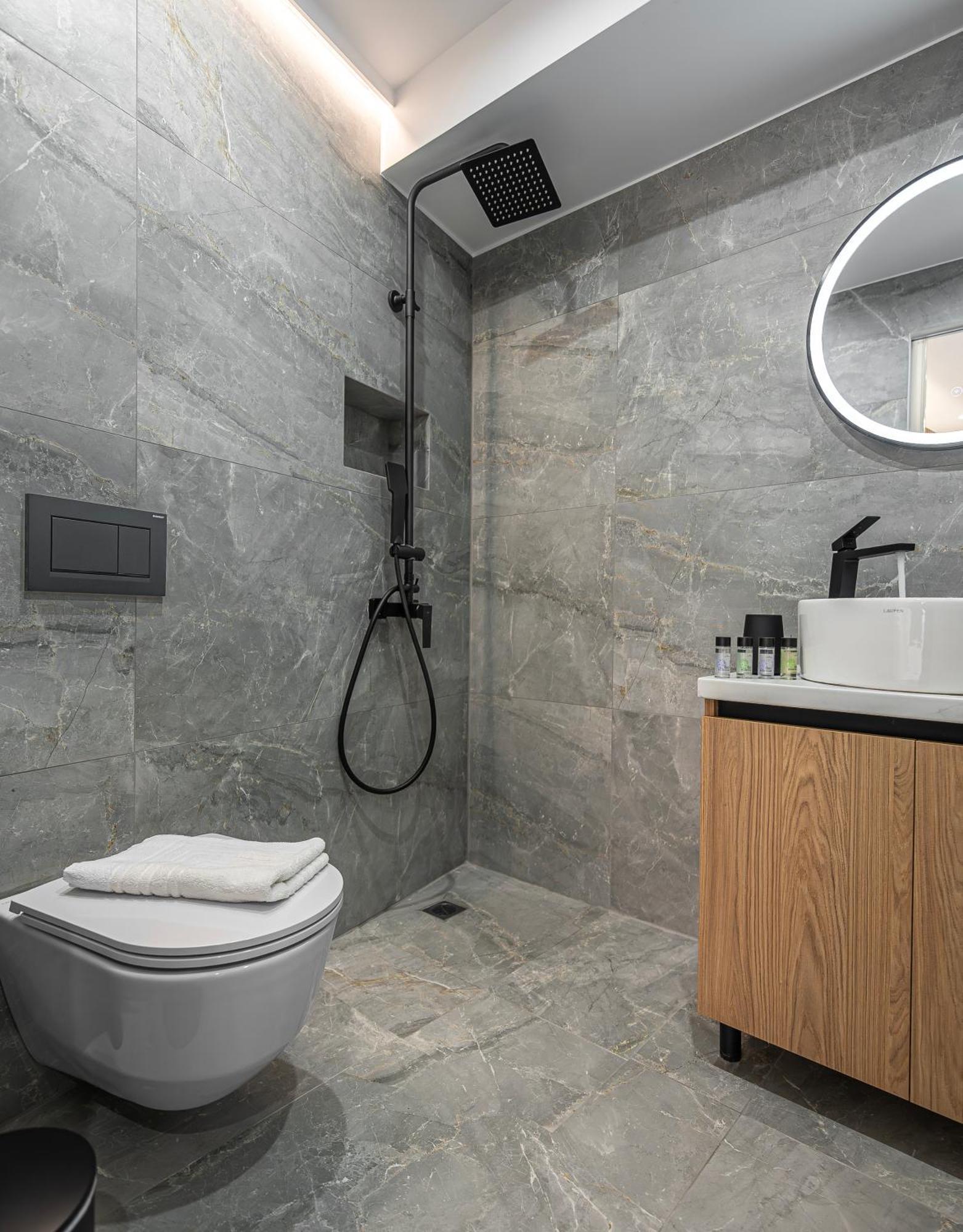 Stylish Living-ioli